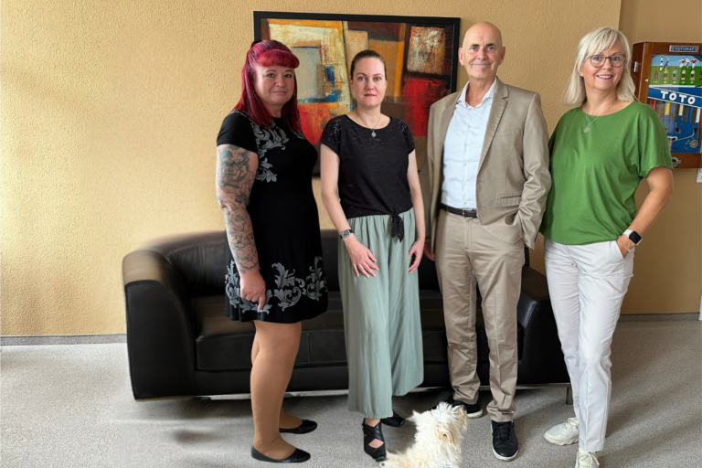 Gruppenfoto neu)-Mobile